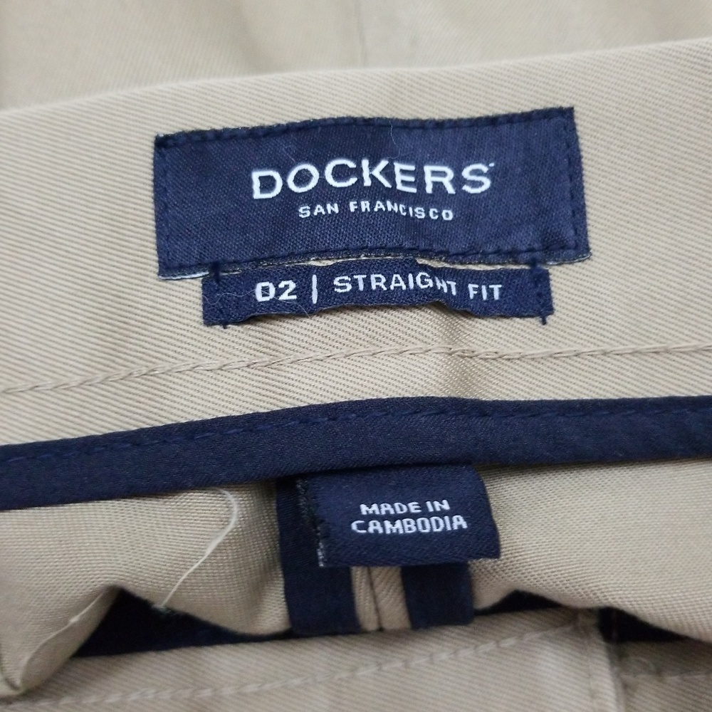 Dockers Straight Fit Dress Pants - Picture 6 of 7